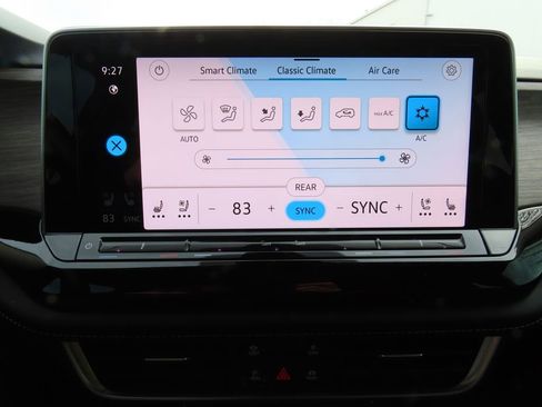 Certified 2024 Volkswagen Atlas SEL Premium R-Line image 31