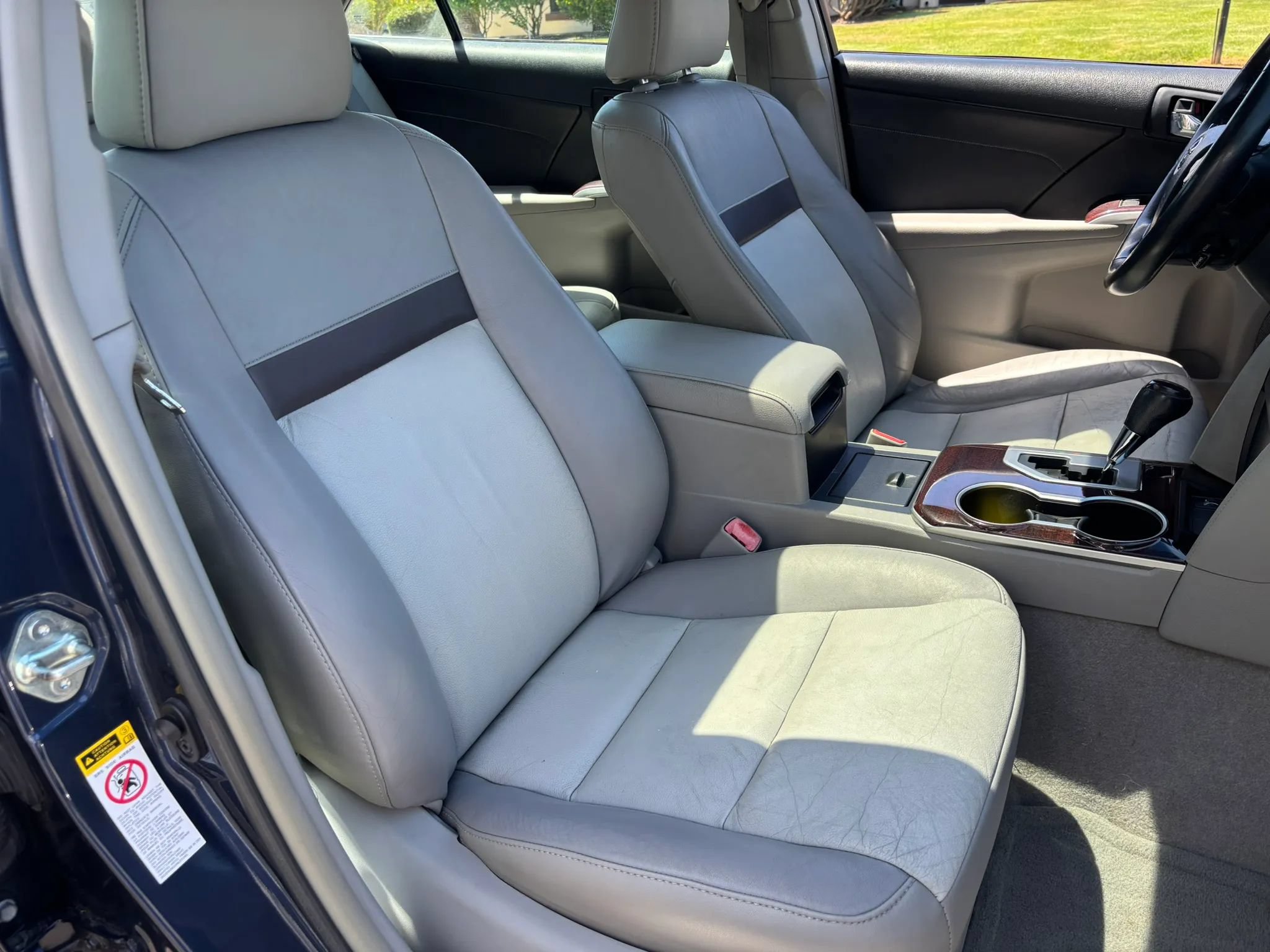 Used 2014 Toyota Camry XLE FWD image 15