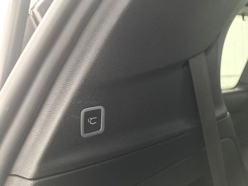 Used 2018 Chrysler Pacifica Touring-L w/ Premium Audio Group image 15