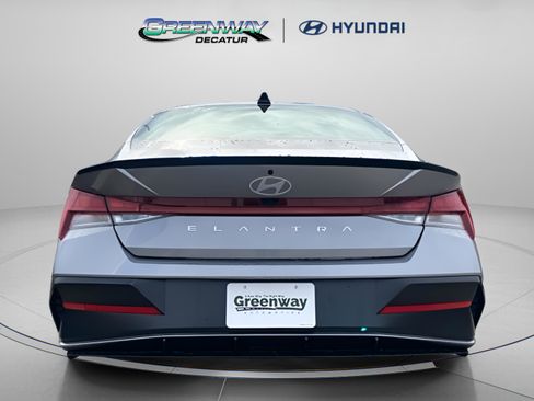 New 2026 Hyundai Elantra SEL Sport FWD image 6