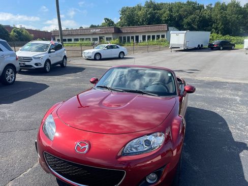 Used 2009 MAZDA MX-5 Miata Touring w/ Suspension Pkg RWD image 16