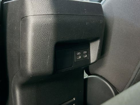 Used 2024 Toyota Tacoma TRD Off-Road image 28