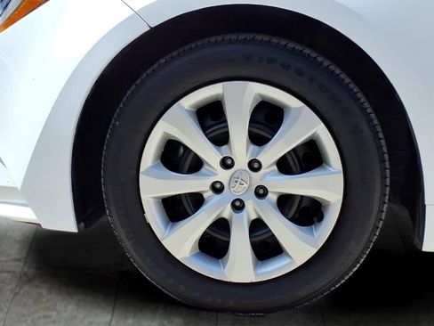 Used 2025 Toyota Corolla LE FWD image 8