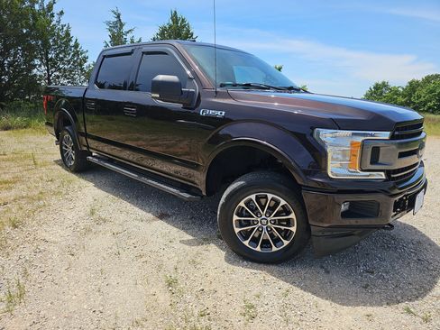 Used 2018 Ford F150 XLT w/ Equipment Group 302A Luxury AWD/4WD image 2
