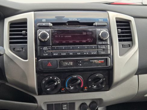Used 2012 Toyota Tacoma PreRunner w/ SR5 Pkg RWD image 17