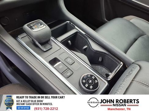 Used 2023 Nissan Pathfinder SL AWD/4WD image 30