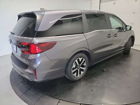 Used 2025 Honda Odyssey EX-L image 9