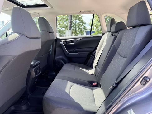 Certified 2020 Toyota RAV4 XLE w/ Convenience Package AWD/4WD image 16
