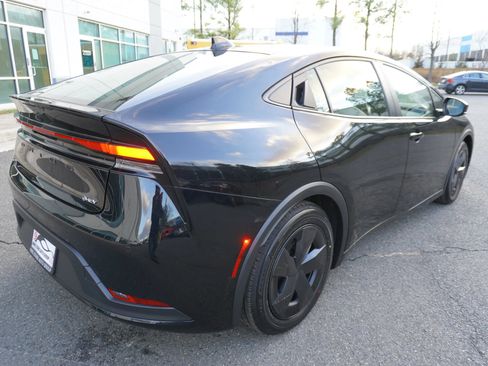 Used 2025 Toyota Prius LE image 7