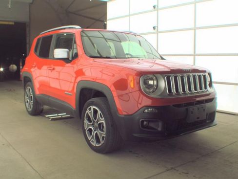 Used 2018 Jeep Renegade Limited AWD/4WD image 3