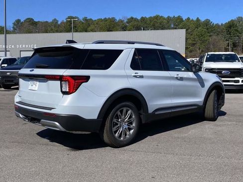 New 2026 Ford Explorer Platinum RWD image 3