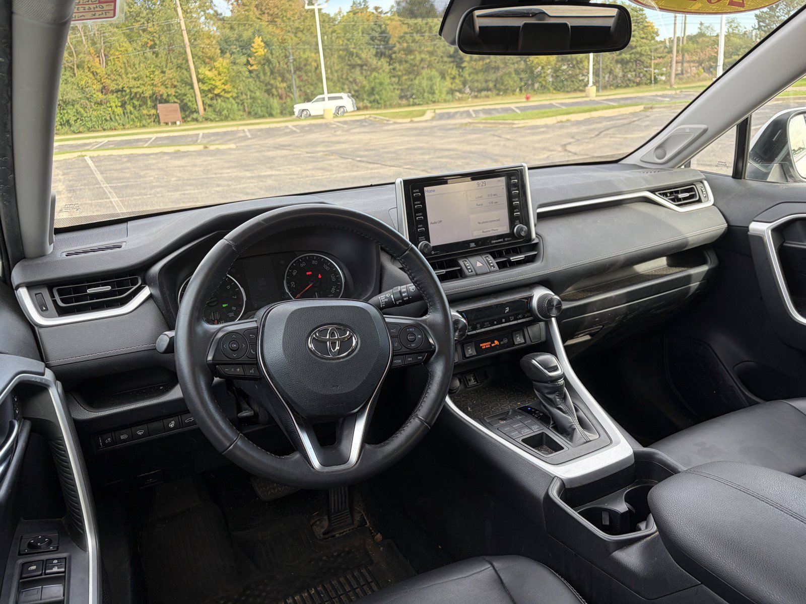 Used 2019 Toyota RAV4 XLE Premium AWD/4WD image 10