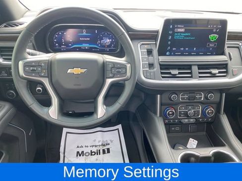Used 2023 Chevrolet Suburban Premier AWD/4WD image 7