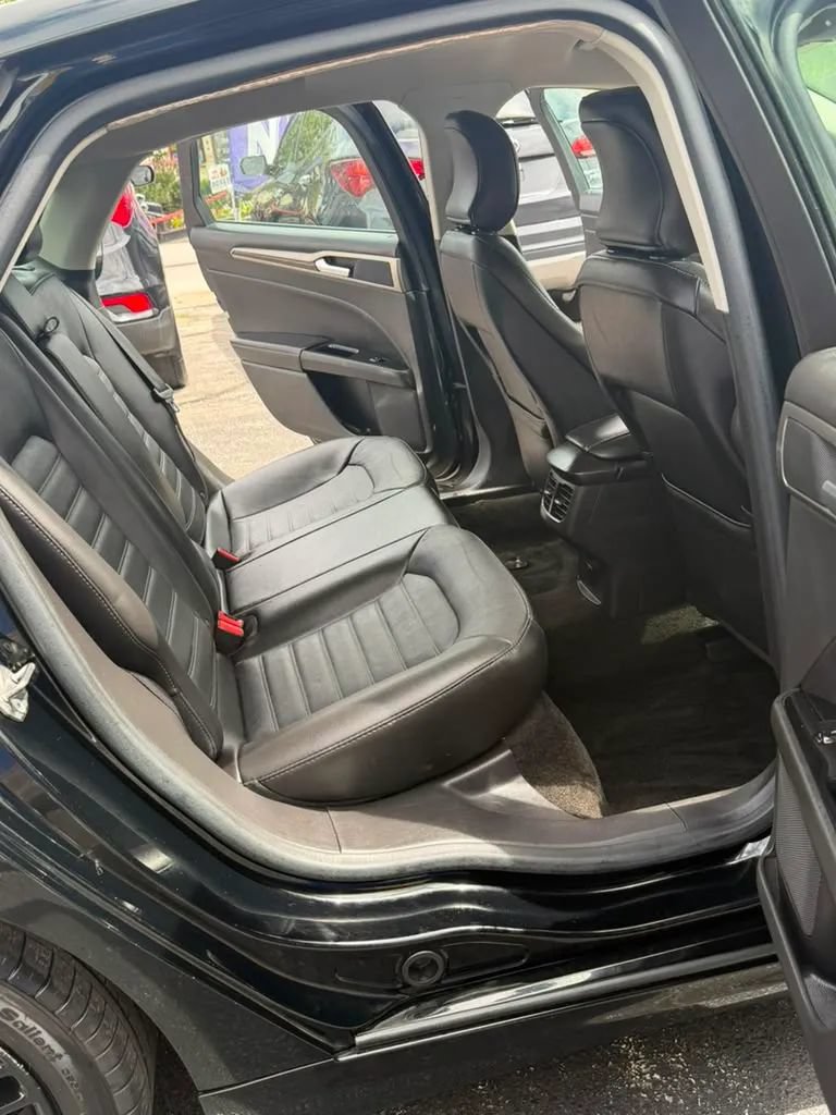 Used 2016 Ford Fusion SE w/ Equipment Group 202A FWD image 12