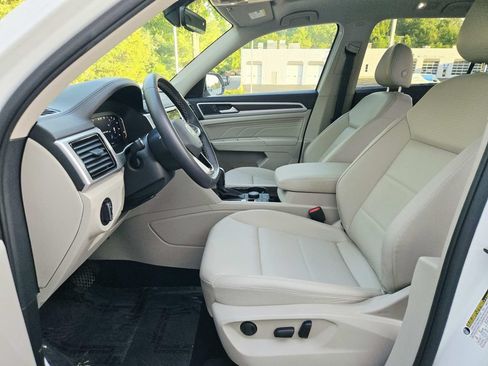 Used 2023 Volkswagen Atlas SE w/ Panoramic Sunroof Package AWD/4WD image 12