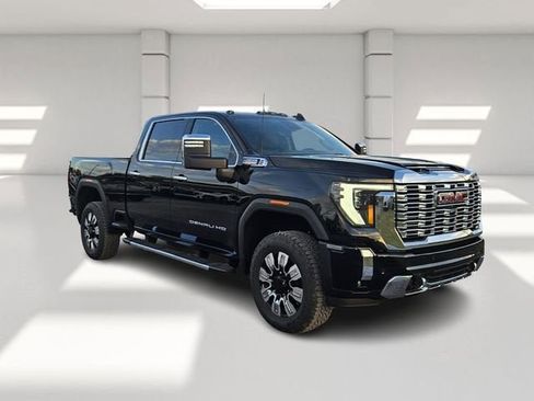 Used 2026 GMC Sierra 2500 Denali w/ Technology Package AWD/4WD image 7