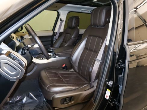 Used 2020 Land Rover Range Rover Sport HSE image 16