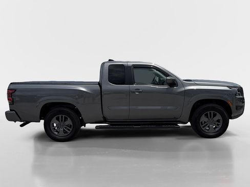 Used 2025 Nissan Frontier SV RWD image 6
