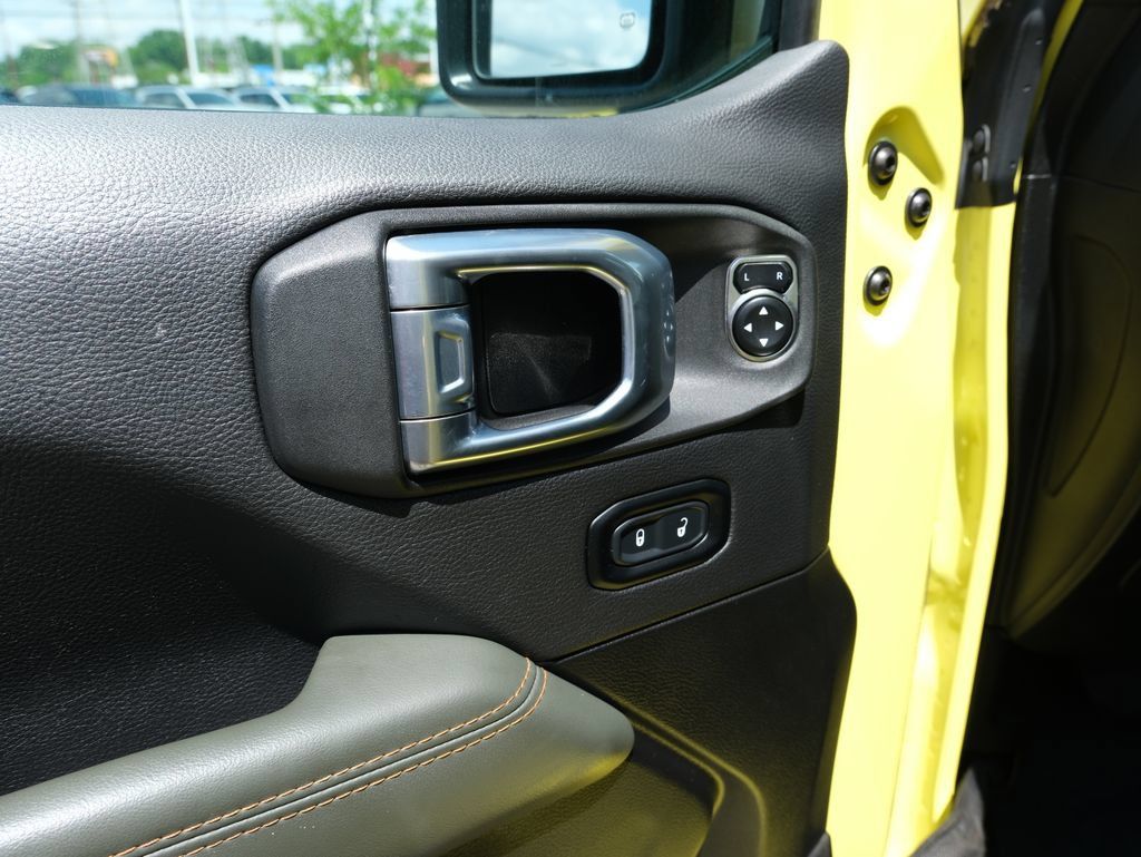 Used 2024 Jeep Gladiator Mojave AWD/4WD image 31
