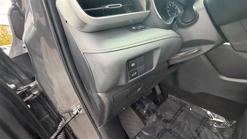 Used 2021 Toyota Highlander XLE FWD image 31