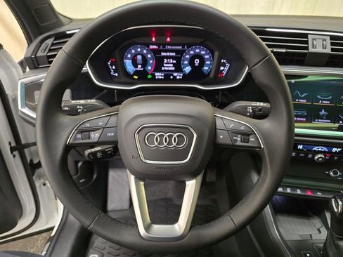 Used 2025 Audi Q3 2.0T Premium w/ Convenience Package image 17