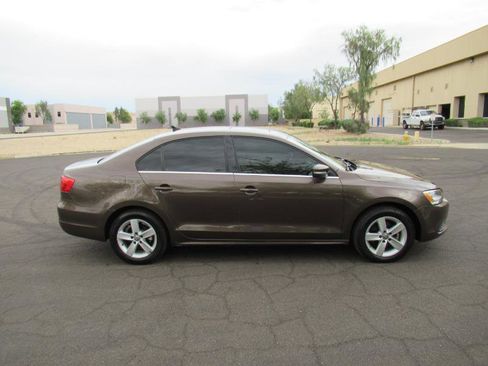 Used 2013 Volkswagen Jetta TDI image 5