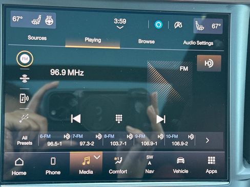 Used 2023 Maserati Levante Trofeo image 25