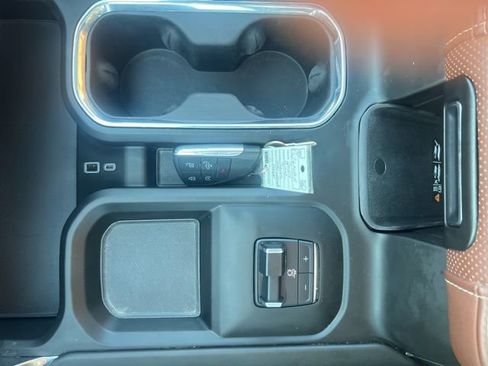 Used 2024 GMC Sierra 2500 Denali Ultimate image 24