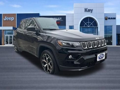 Used 2025 Jeep Compass Limited AWD/4WD image 32