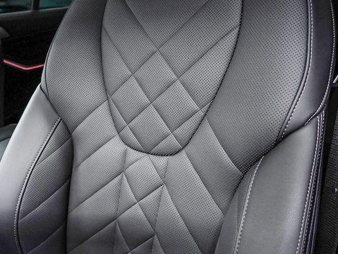 Used 2023 BMW X5 xDrive40i w/ M Sport Package image 28