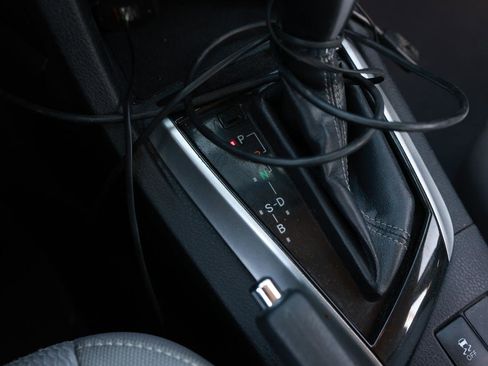 Used 2017 Toyota Corolla LE image 38