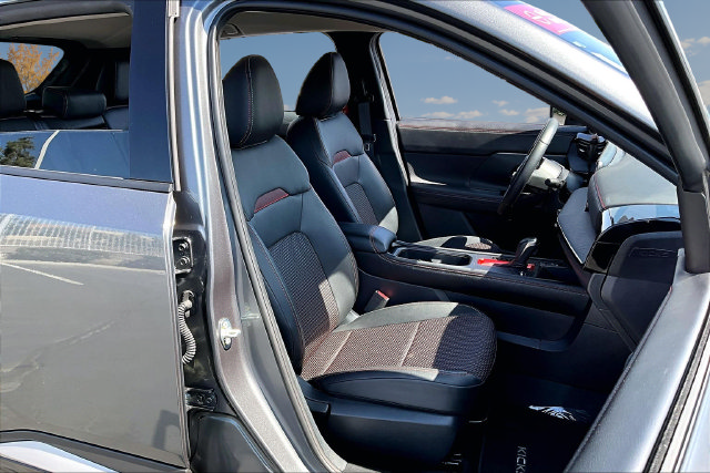 Certified 2026 Nissan Kicks SR FWD image 27