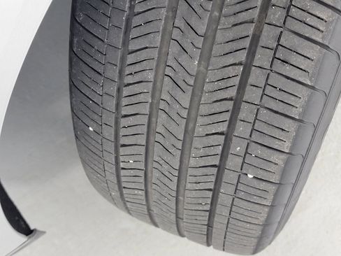 Used 2020 Buick Enclave Essence image 32