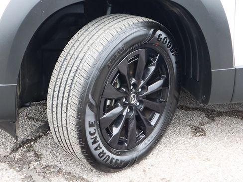 Used 2025 MAZDA CX-50 AWD 2.5 Hybrid w/ Premium Pkg image 18