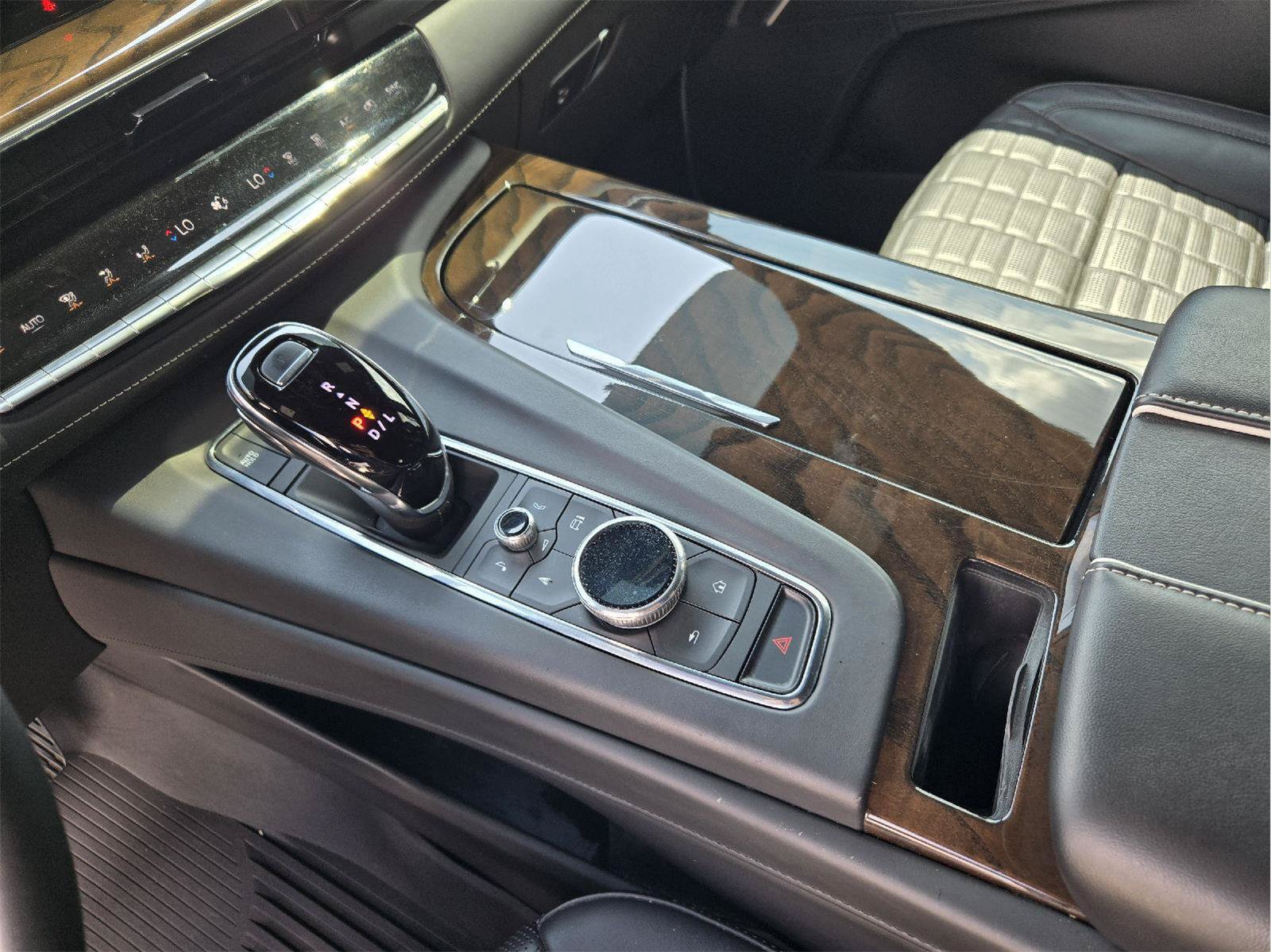 Used 2024 Cadillac Escalade Sport Platinum w/ LPO, Floor Liner Package AWD/4WD image 18