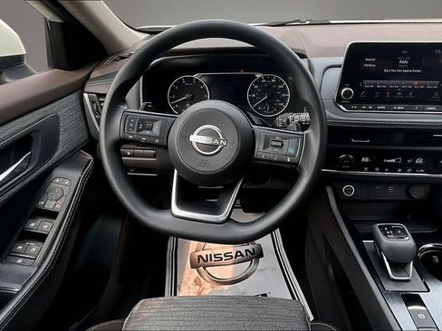 Certified 2023 Nissan Rogue SV AWD/4WD image 8