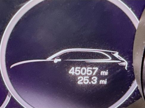 Used 2023 Porsche Cayenne Platinum Edition image 16