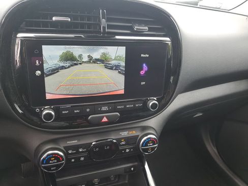 Certified 2024 Kia Soul EX FWD image 20