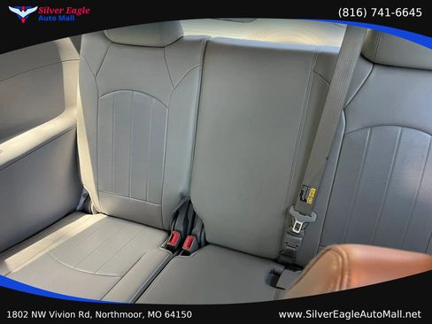 Used 2013 Buick Enclave Leather FWD image 12