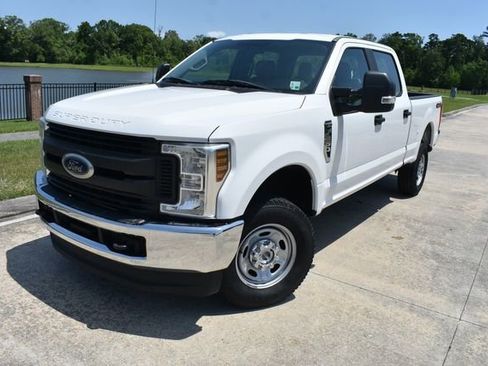 Used 2019 Ford F250 XL w/ Power Equipment Group AWD/4WD image 6