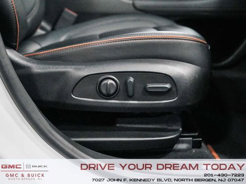 Used 2023 GMC Acadia AT4 w/ Preferred Package image 40