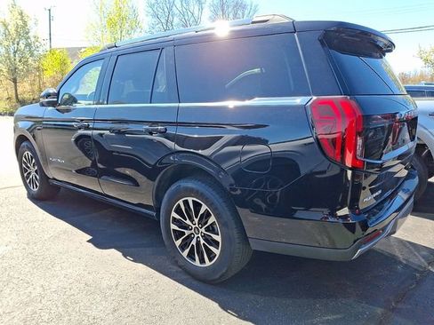 Used 2025 Ford Expedition Platinum AWD/4WD image 3