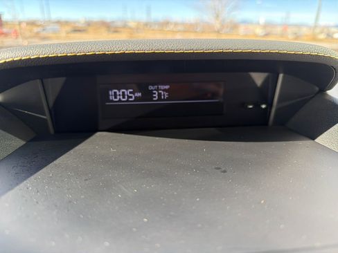 Used 2021 Subaru Crosstrek 2.5i Sport w/ Moonroof Package image 20