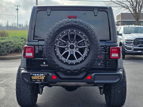 Used 2019 Jeep Wrangler Unlimited Sahara w/ Uconnect 4C Nav & Sound Group image 6