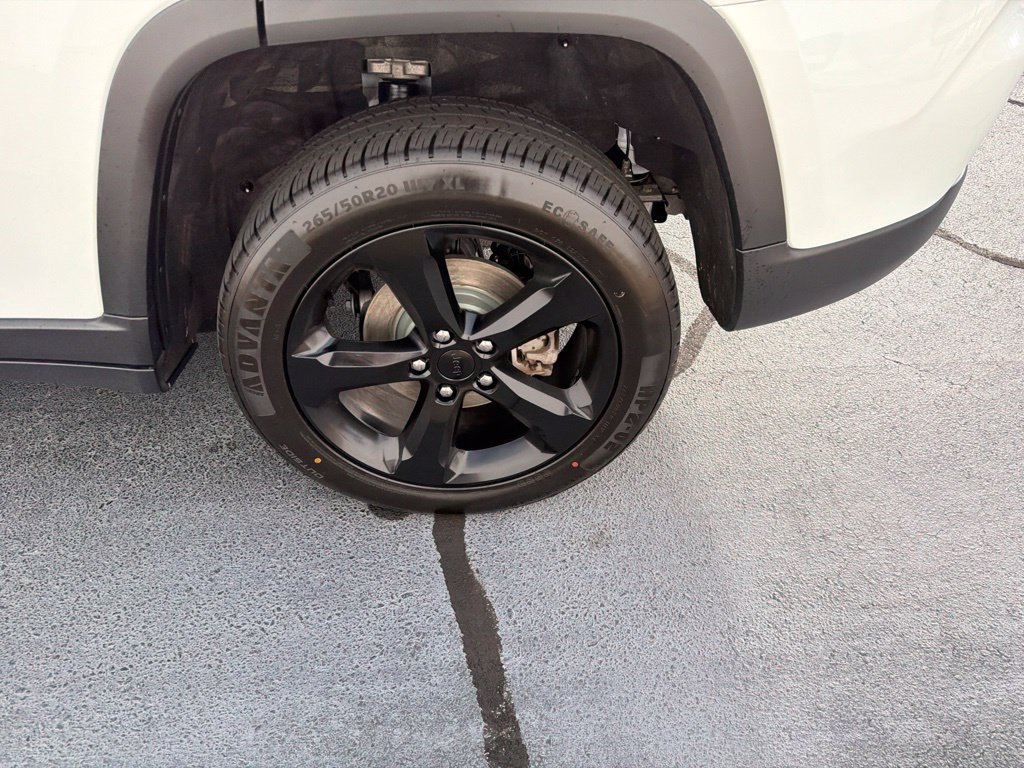 Used 2023 Jeep Grand Cherokee Altitude AWD/4WD image 13