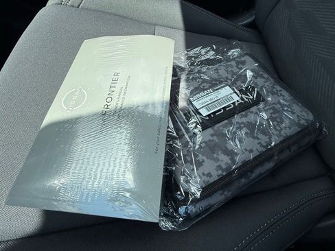 Used 2024 Nissan Frontier SV w/ Technology Package image 29