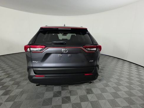 Used 2020 Toyota RAV4 XLE Premium image 6