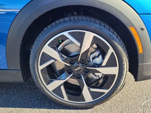 New 2026 MINI Cooper 4-Door Hardtop image 9