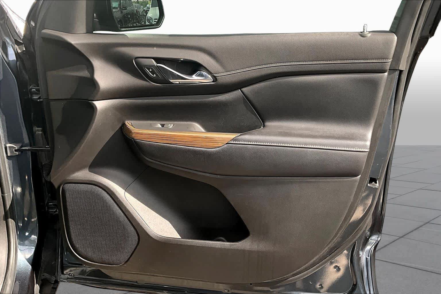 Used 2019 GMC Acadia SLE FWD image 23