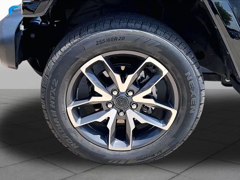 Used 2024 Jeep Wrangler Unlimited AWD/4WD image 12